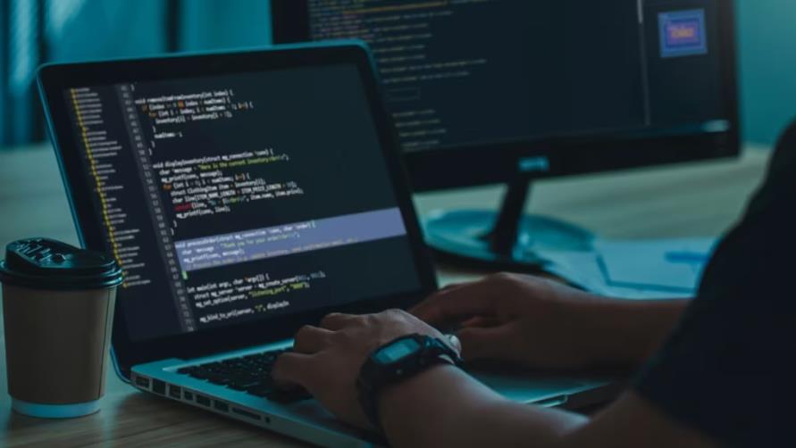 东兴市网站建设从业者必看：一个网页开发人员需掌握多少种编程语言？